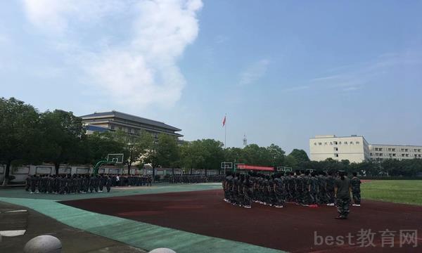 温江理工技师学院现在还在招生报名吗