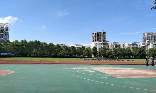 四川理工技师学院校规严格吗